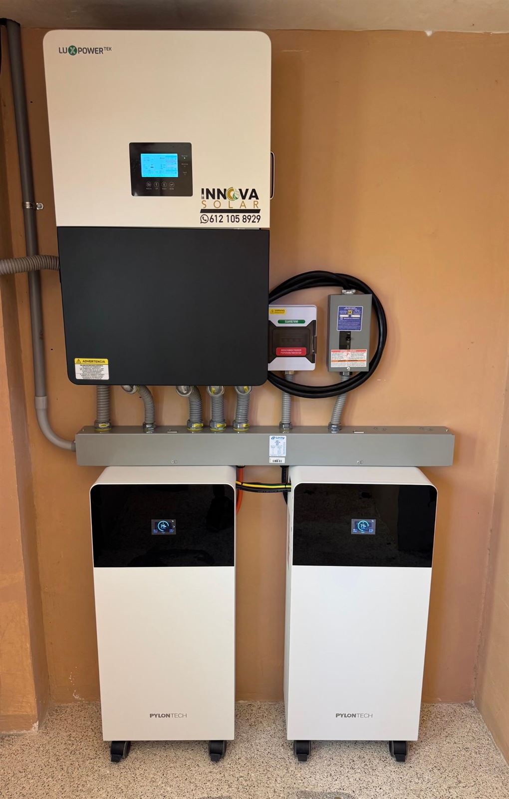 Inversor LuxPower de 16 kW y almacenamiento Pylontech Fidus Plus